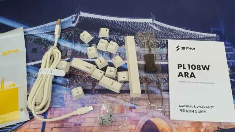 SPM PL108W 아라 기계식 키보드 구성품, 여분 키캡, 케이블, 스위치, 키캡 리무버, 설명서